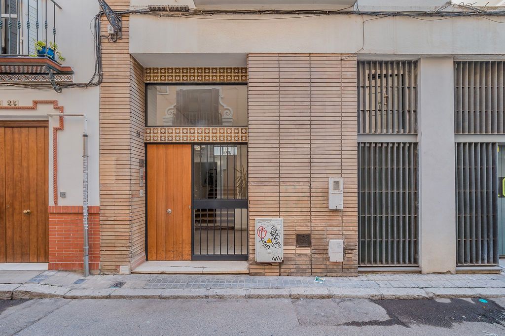 Exterior view of Flat for sale in  Sevilla Capital