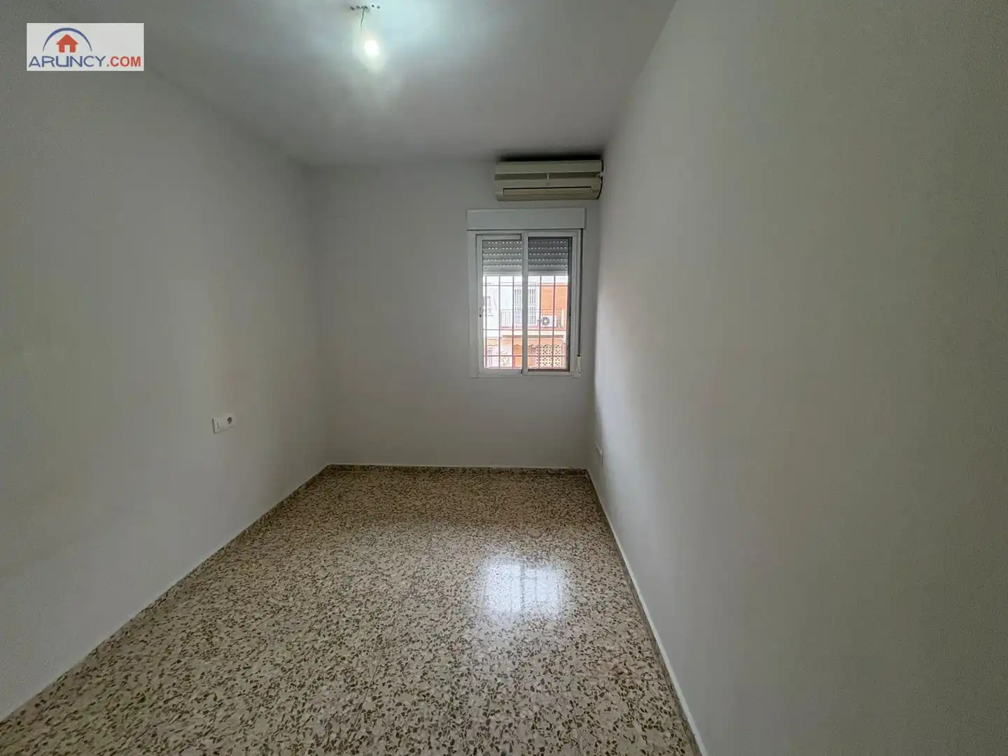 Habitación de Piso de alquiler en Sevilla con Aire acondicionado y Balcón