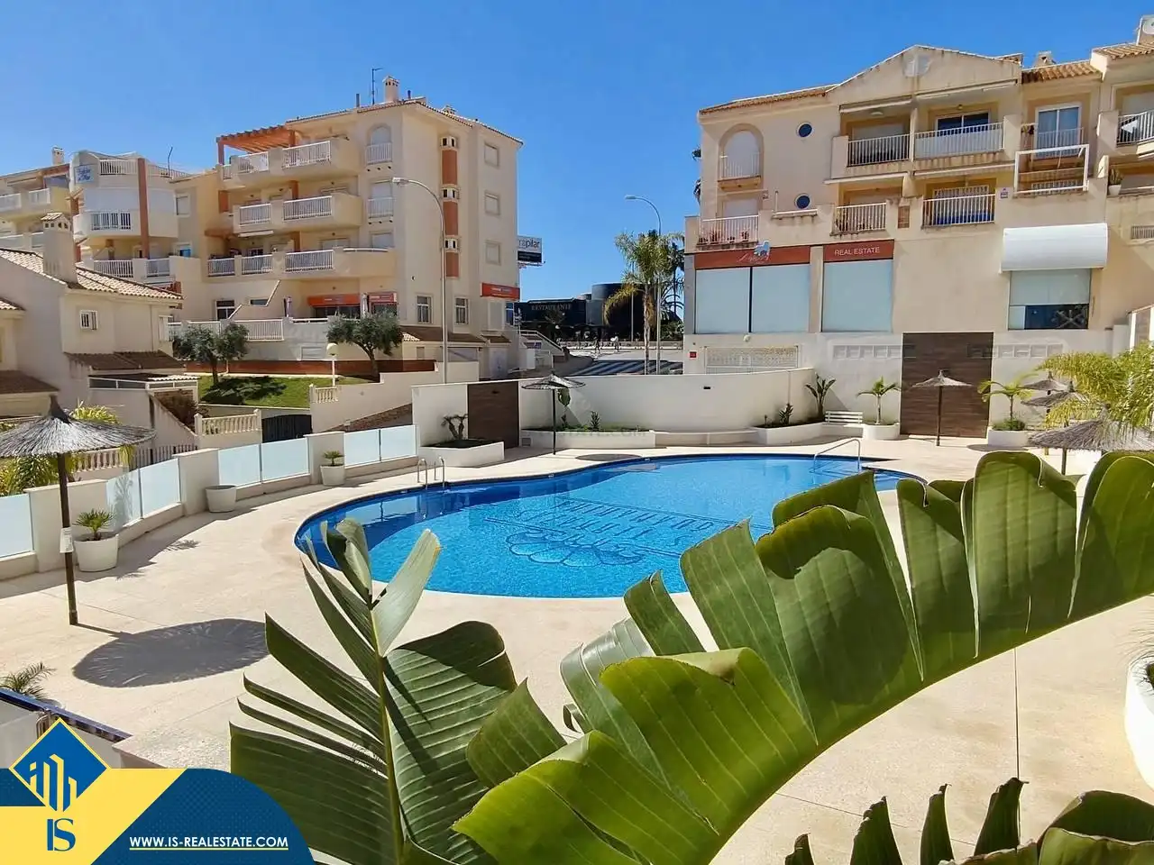 Piscina de Àtic de lloguer en Orihuela amb Aire condicionat, Terrassa i Moblat