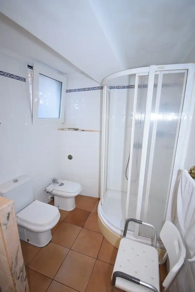 Baño de Casa adosada en venta en Pontedeume con Calefacción y Jardín privado
