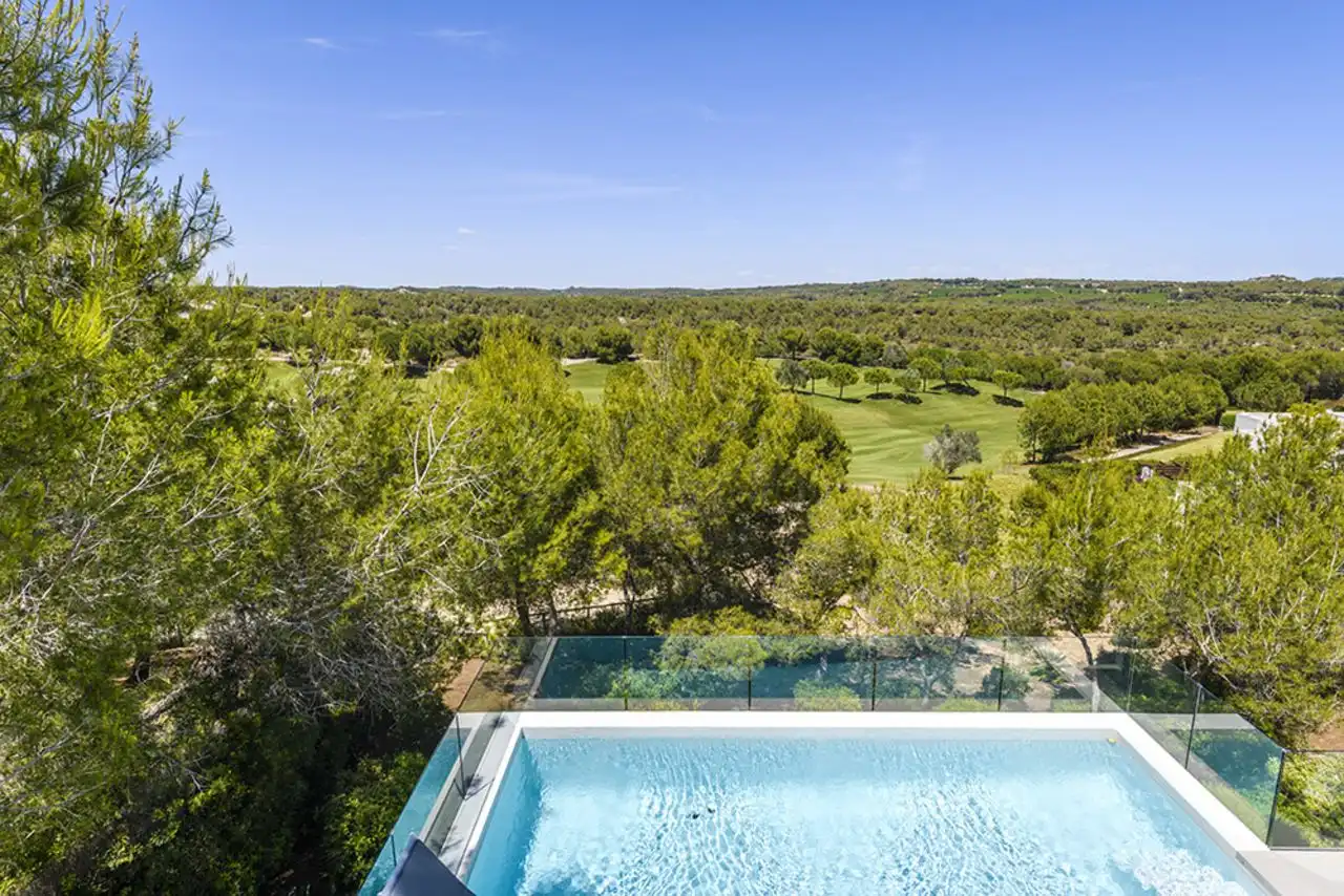 Chalet con piscina en venta en Avenida Avenida Colinas, imagen 2