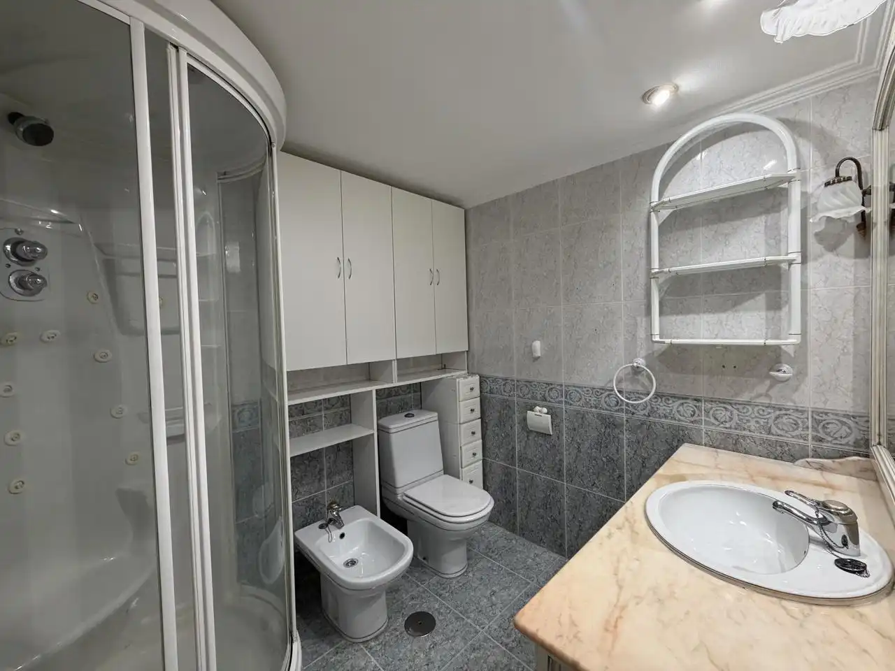 Baño de Piso de alquiler en Fuenlabrada con Aire acondicionado, Calefacción y Terraza