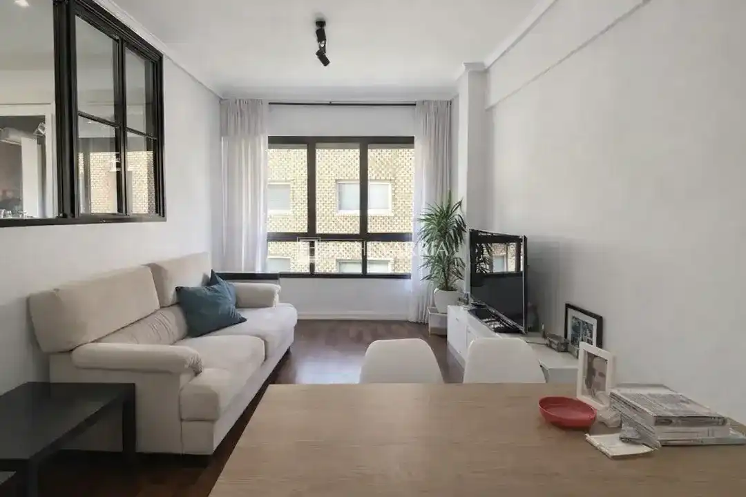 Sala d'estar de Dúplex en venda en Getxo  amb Calefacció i Traster