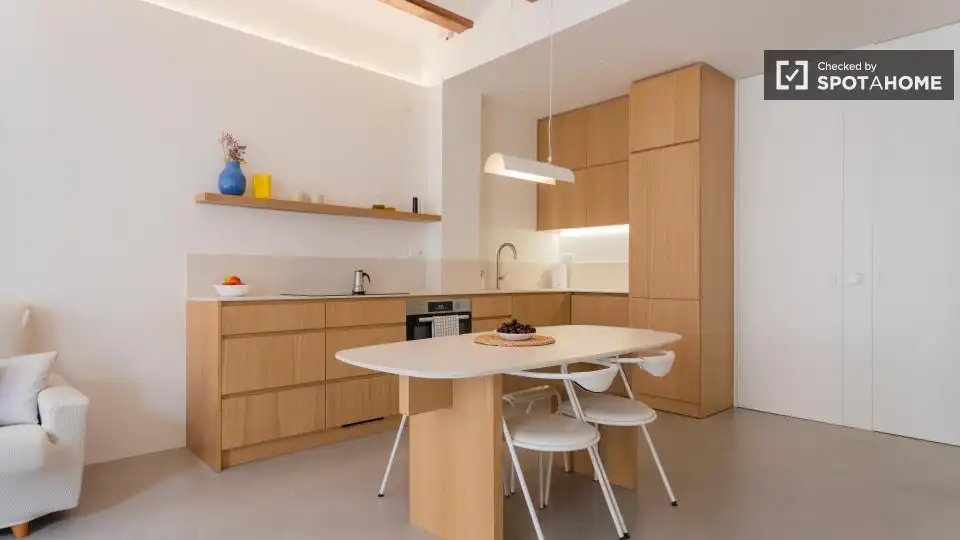 Appartamento con terrazza in affitto a Extramurs