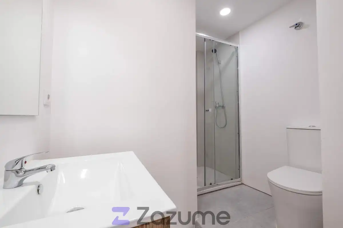 Baño de Piso de alquiler en Zaragoza con Calefacción, Parquet y Terraza