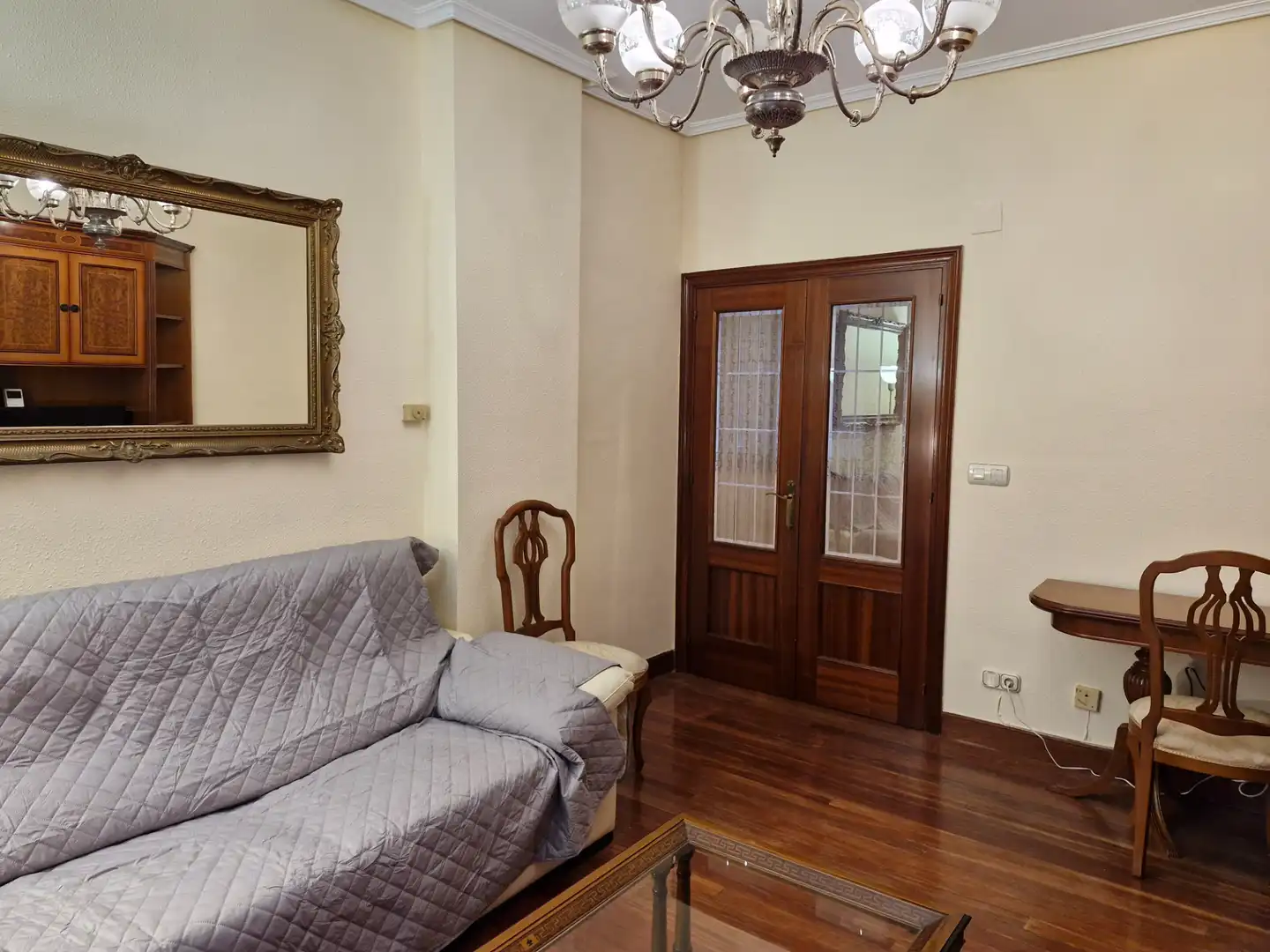 Sala de estar de Piso de alquiler en Bilbao  con Calefacción, Parquet y Amueblado
