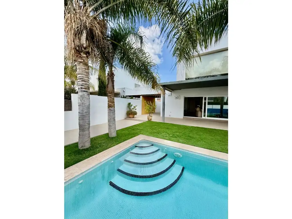 Casa amb terrassa en venda a Calle Berruguete-M.De Cristal, imagen 2