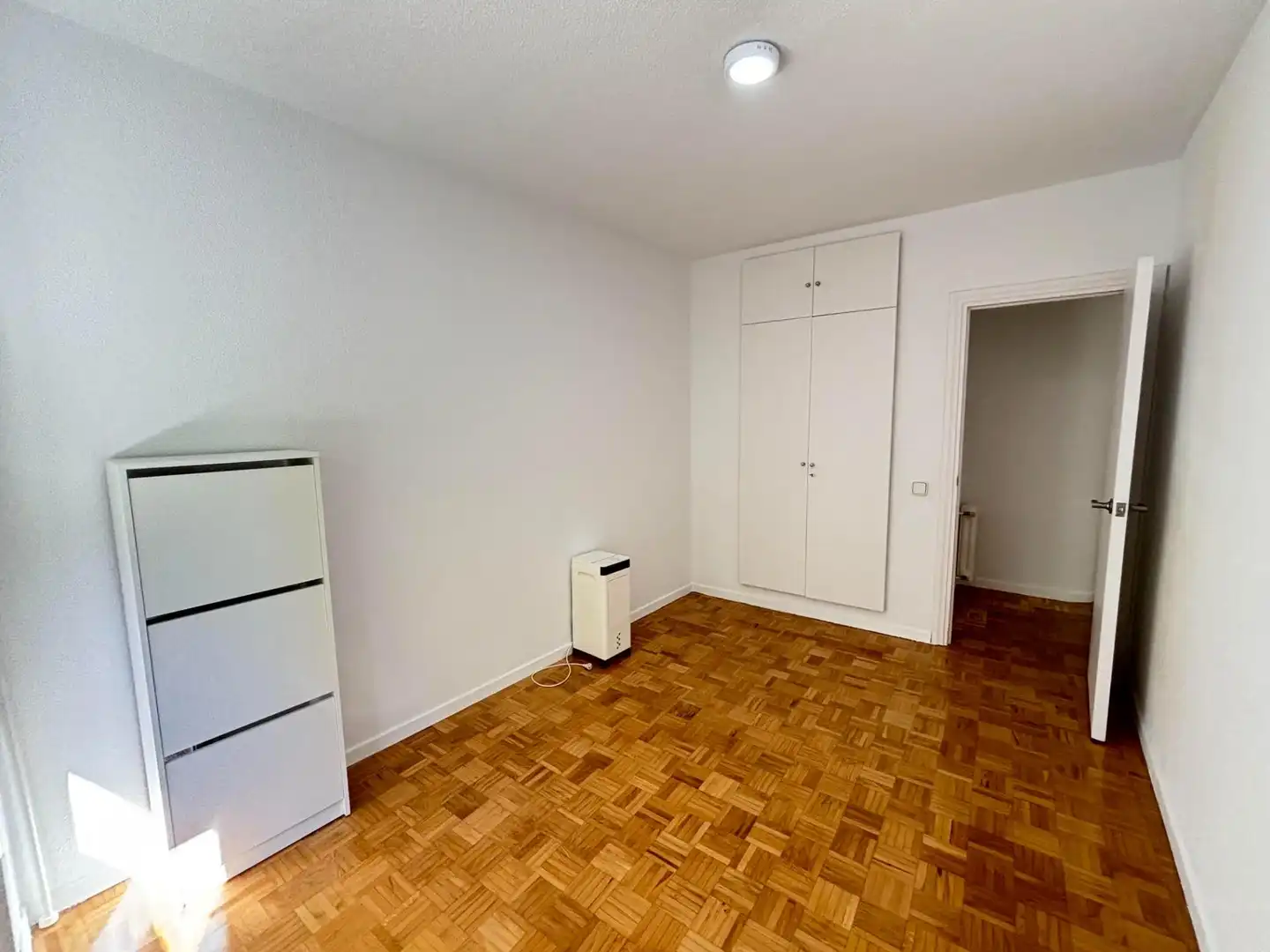 Bedroom of Flat for rent in Madrid  with Air Conditioner, Heating and Private garden