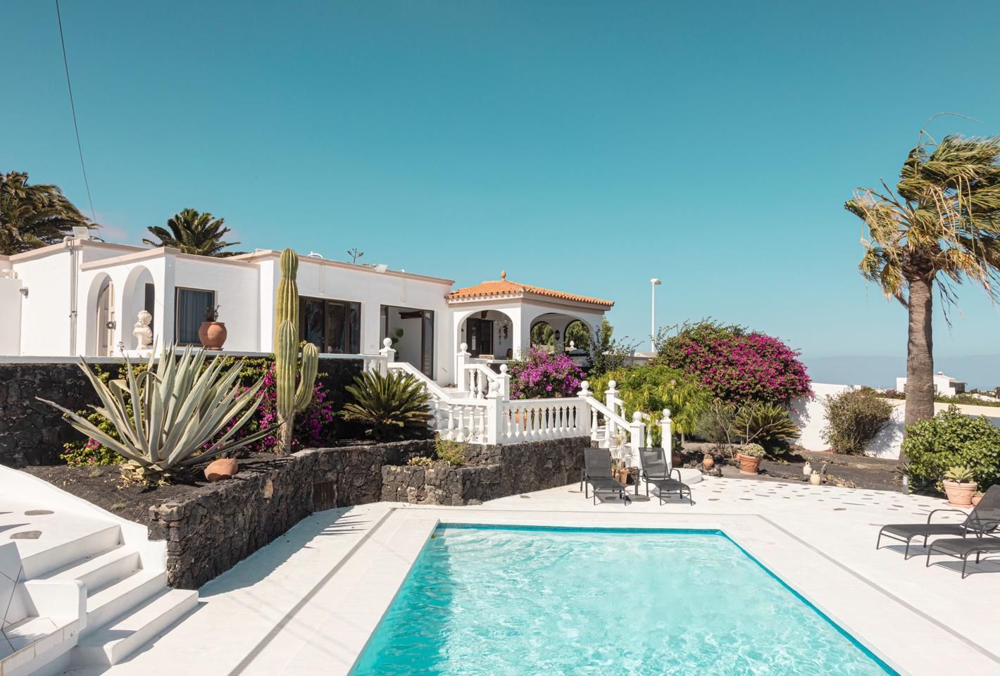 Exterior view of House or chalet for sale in San Bartolomé  with Air Conditioner, Private garden and Terrace