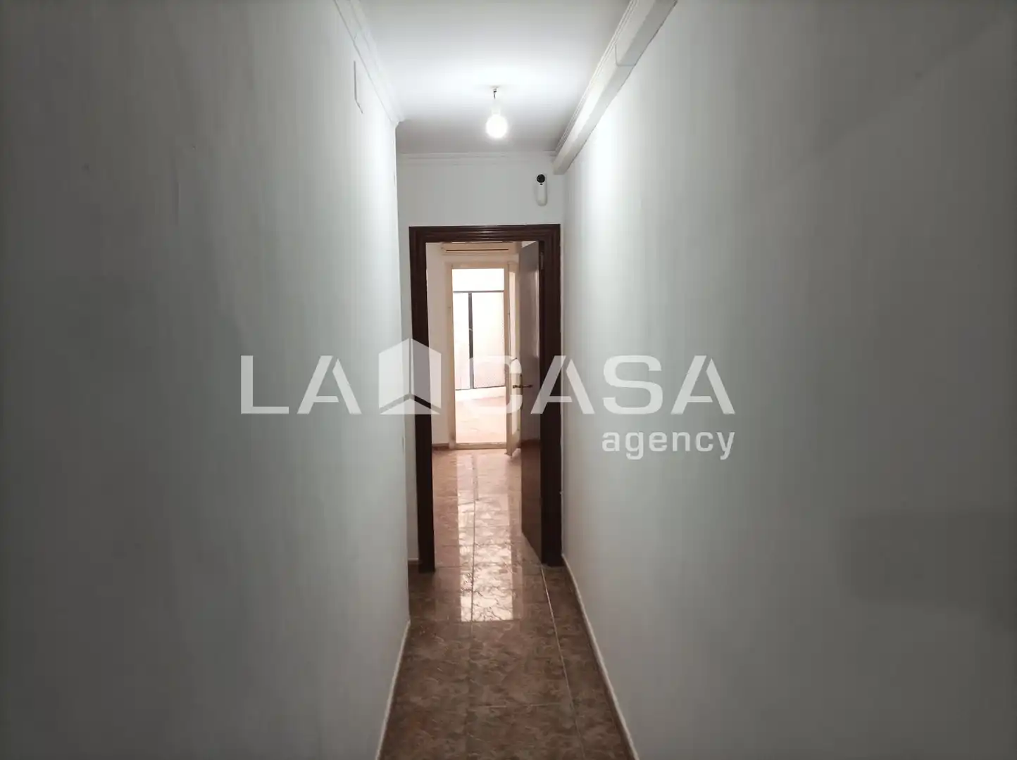 Piso en venta en Santa Coloma de Gramenet con Calefacción, Terraza y Trastero