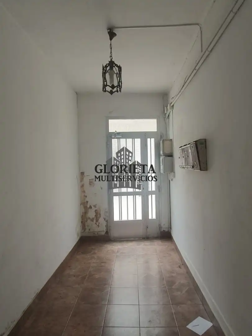 Piso en venta en Vigo  con Calefacción, Jardín privado y Amueblado