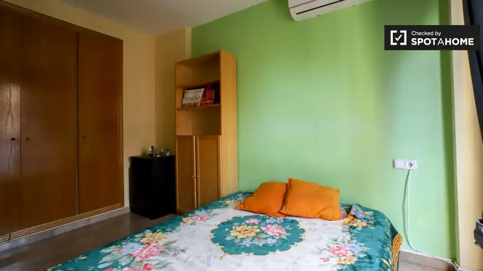 Room in Beniferri