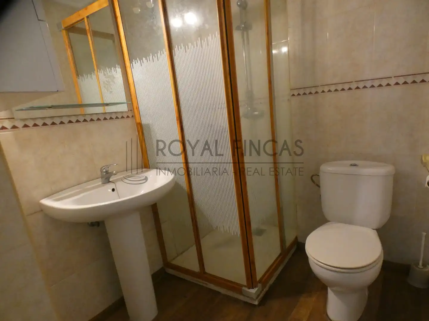 Bathroom of Flat for sale in Benalmádena