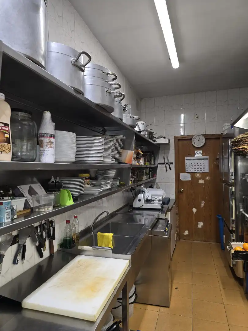 Business premises for transfer in Carrer Badalona 31, imagen 26