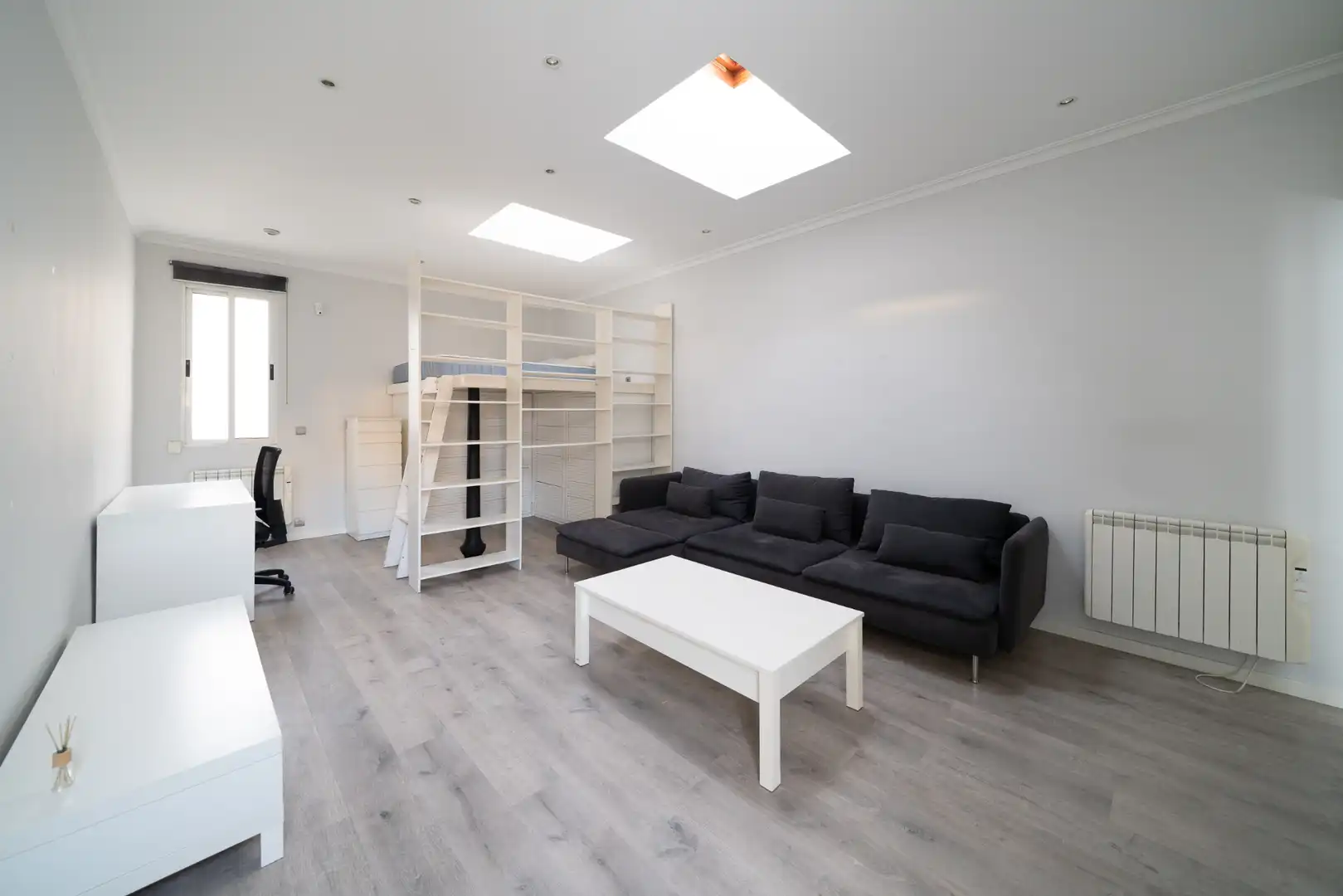 Flat for sale in Calle de Viriato