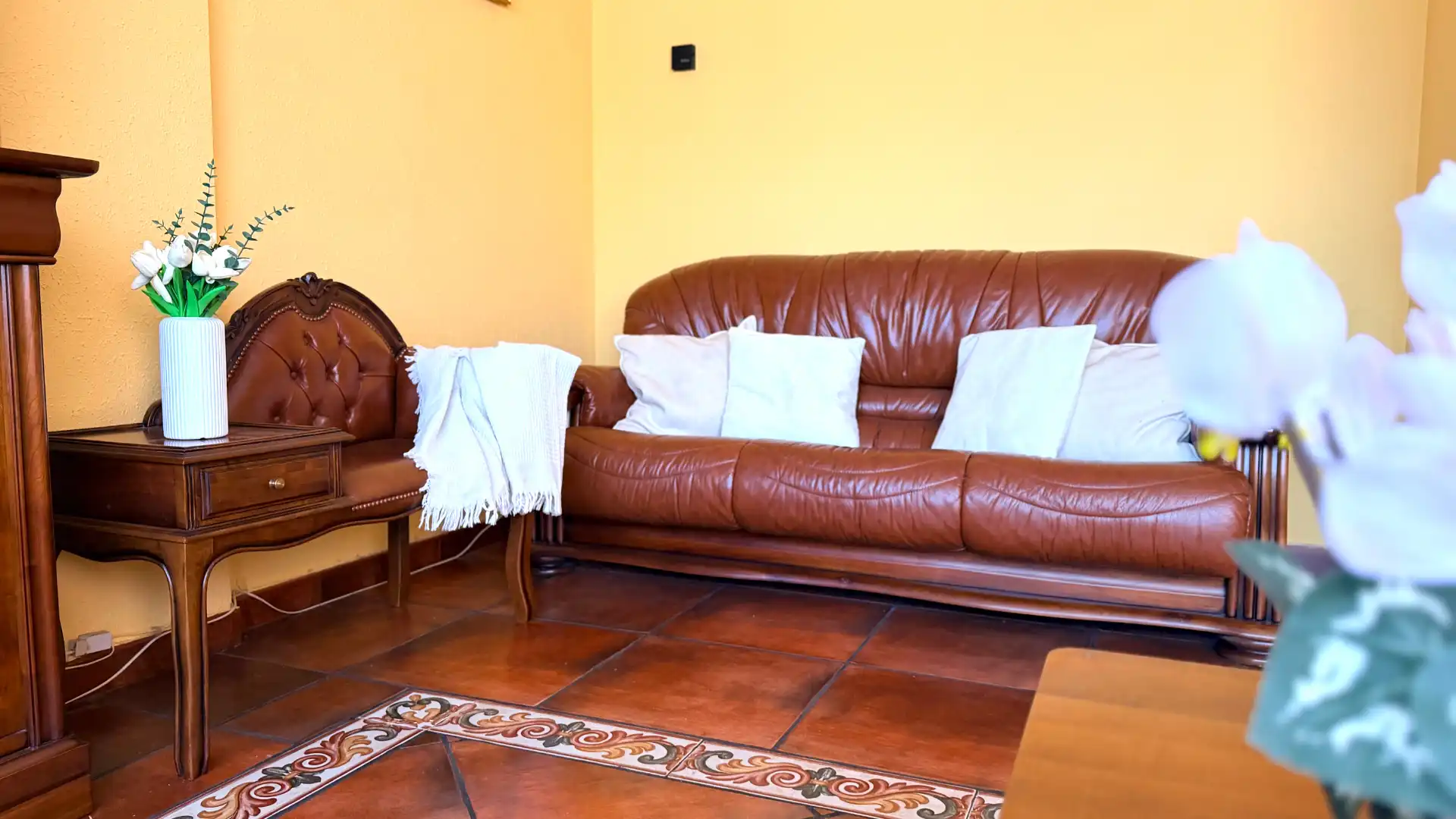 Sala de estar de Dúplex en venta en Corvera de Asturias con Calefacción, Parquet y Trastero