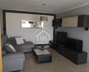 Living room of Apartment for sale in Vandellòs i l'Hospitalet de l'Infant  with Air Conditioner and Furnished