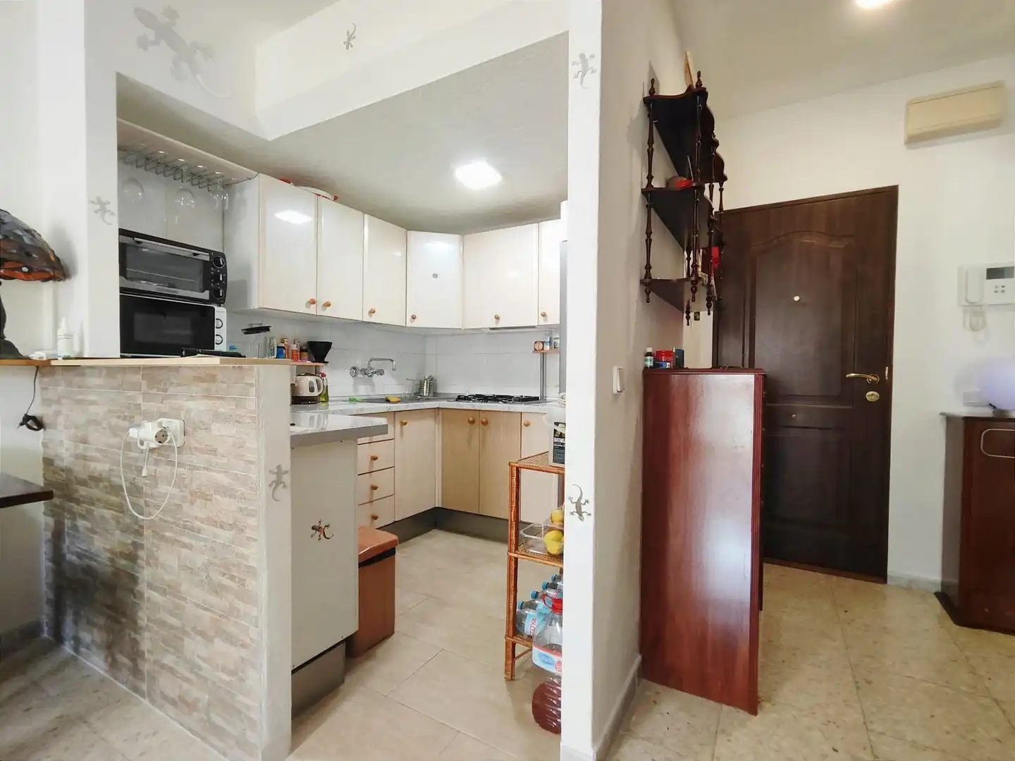 Küche von Wohnung zum Verkauf in Torremolinos mit Klimaanlage, Privatgarten und Terrasse
