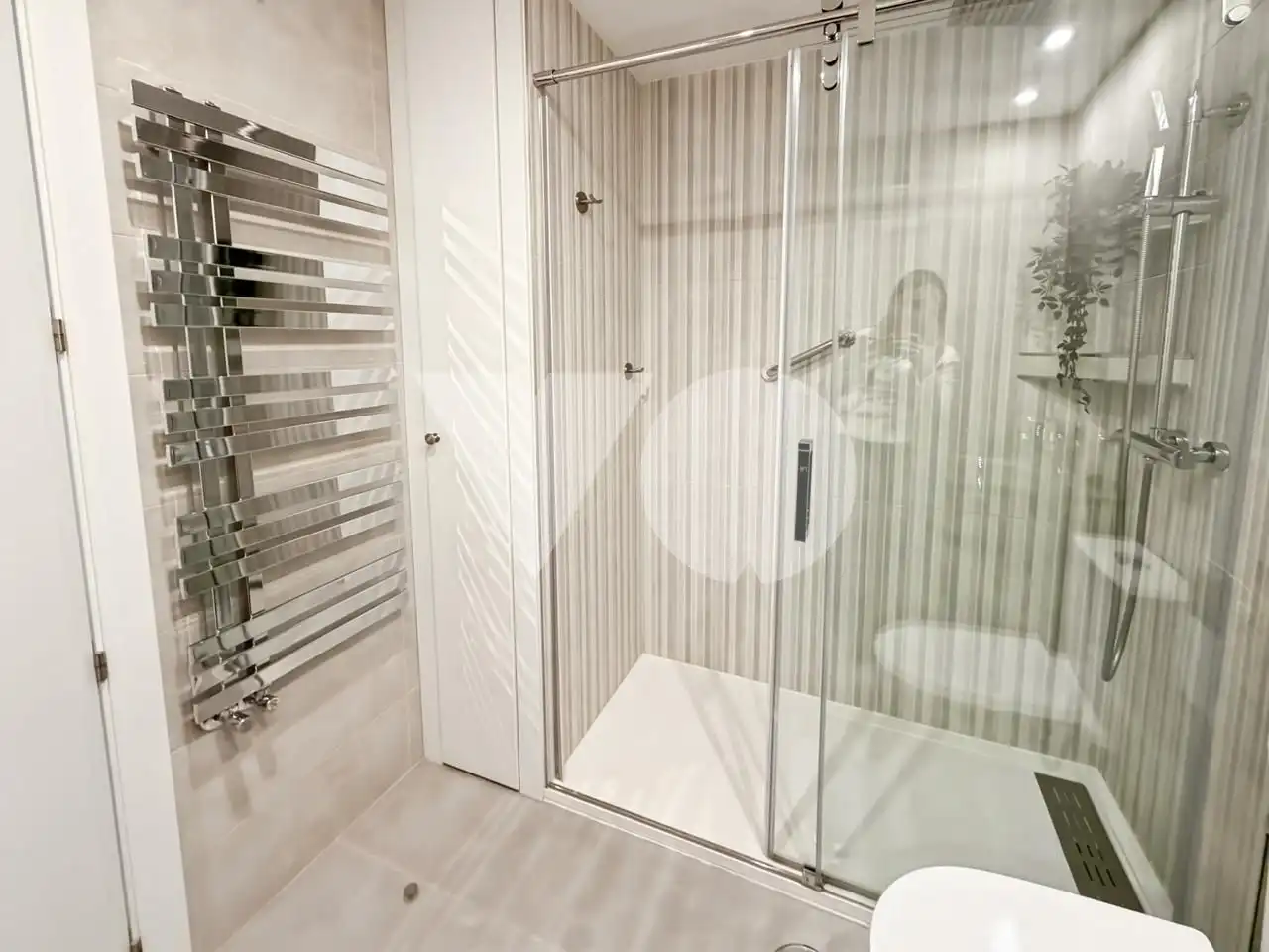 Baño de Piso en venta en Madrid con Calefacción, Parquet y Terraza