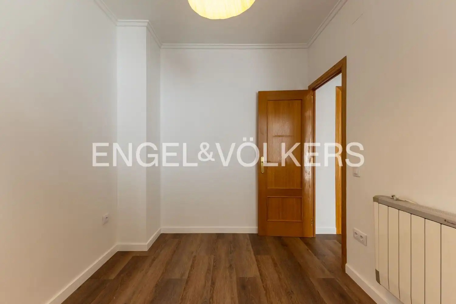 Wohnung zur Miete in Carrer del Pintor Salvador Abril, Russafa
