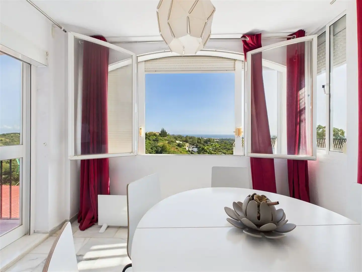 Menjador de Apartament en venda en Estepona amb Terrassa