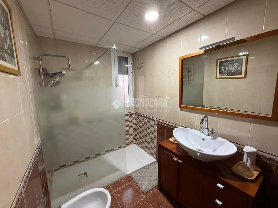 Baño de Casa adosada en venta en Lominchar con Aire acondicionado, Calefacción y Jardín privado