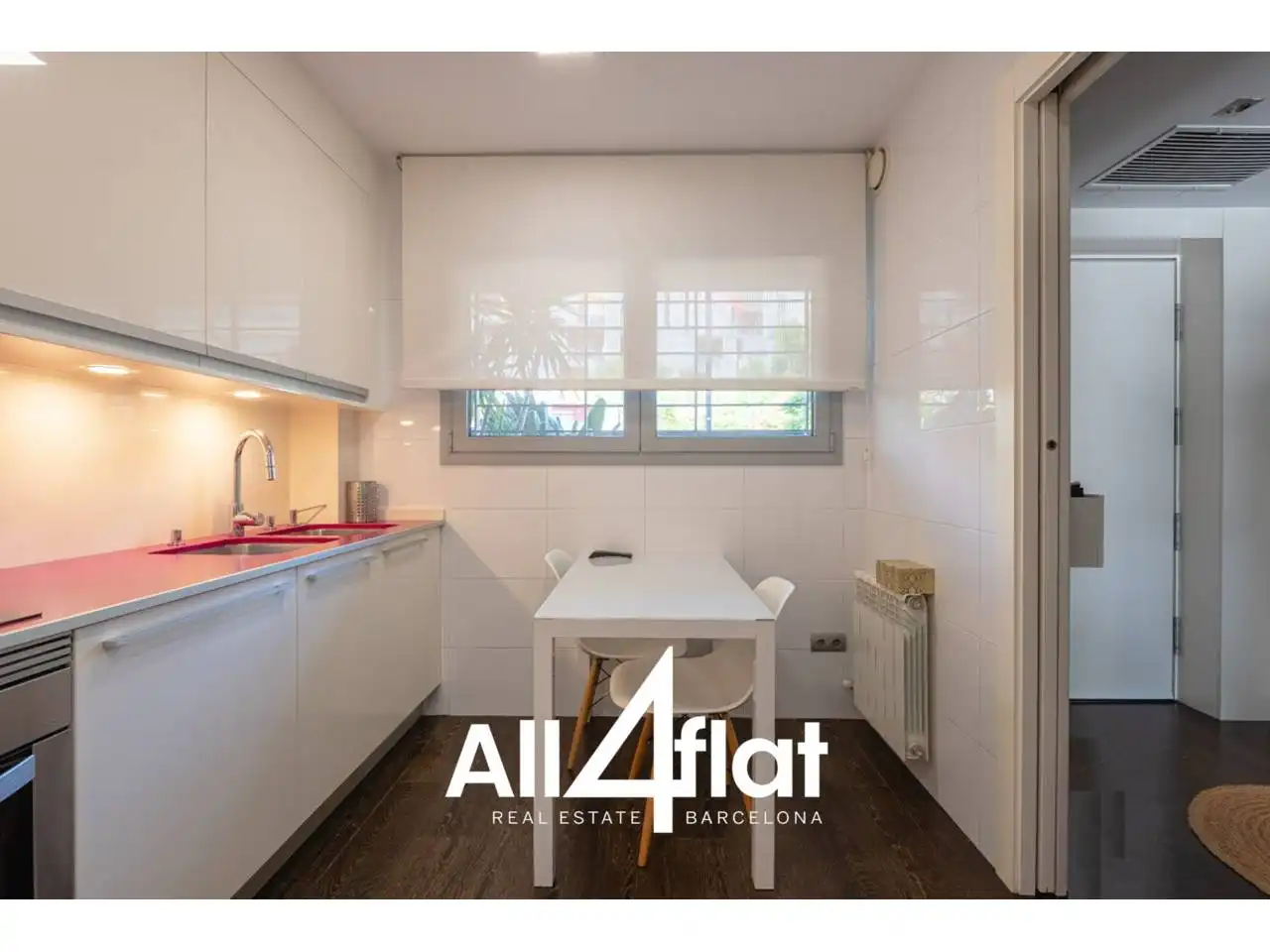 Cocina de Casa o chalet de alquiler en L'Hospitalet de Llobregat con Aire acondicionado, Calefacción y Jardín privado