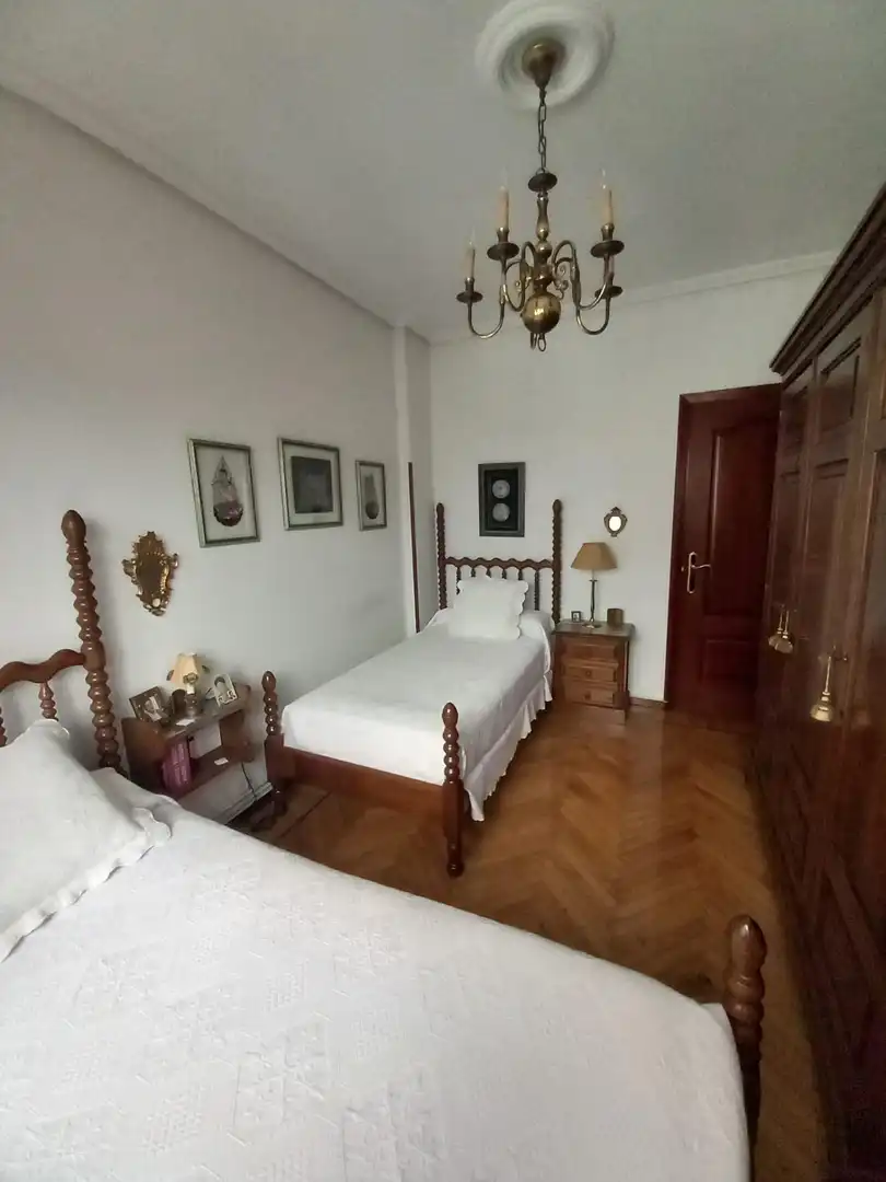 Habitación de Piso en venta en Torrelavega  con Calefacción, Terraza y Trastero