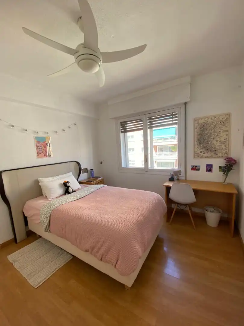 Schlafzimmer von Wohnung zur Miete in Madrid mit Heizung, Parkett und Möbliert