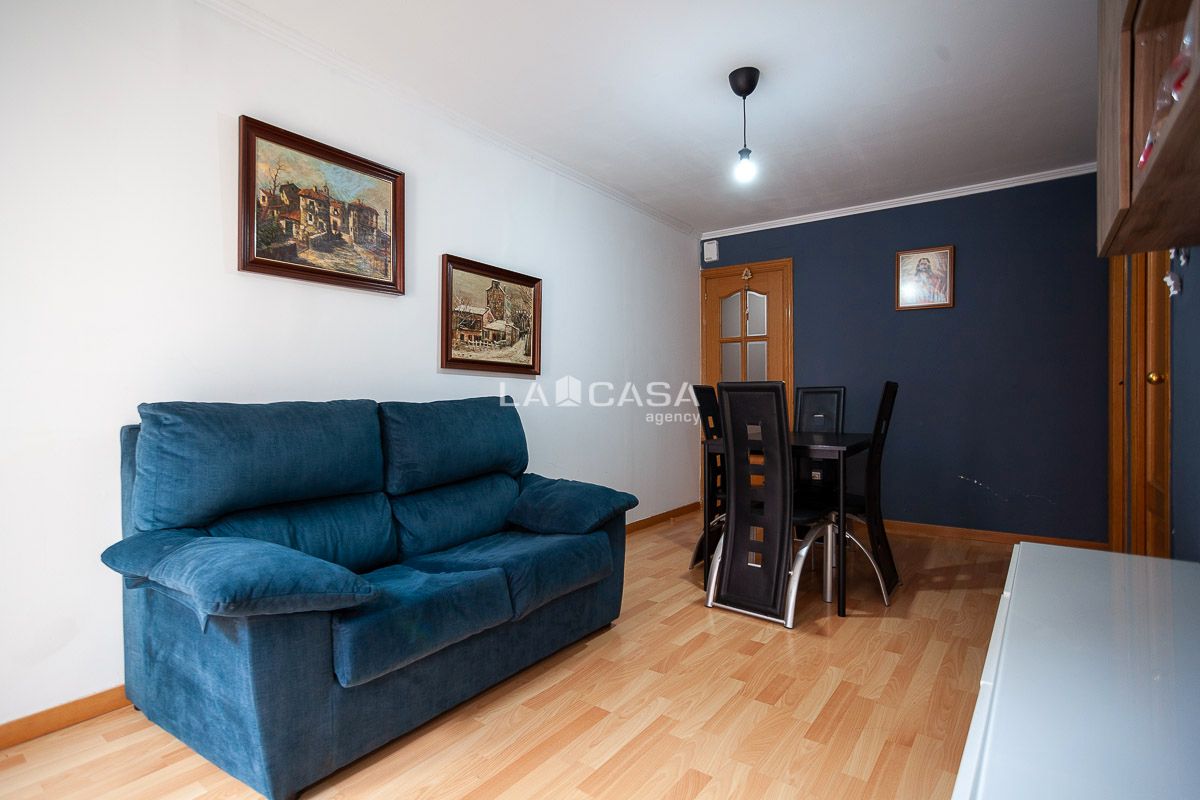 Sala d'estar de Pis en venda en L'Hospitalet de Llobregat amb Balcó