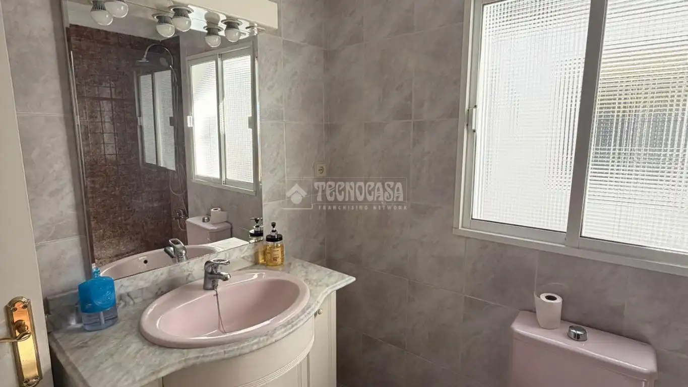 Bathroom of Flat for sale in Chiclana de la Frontera