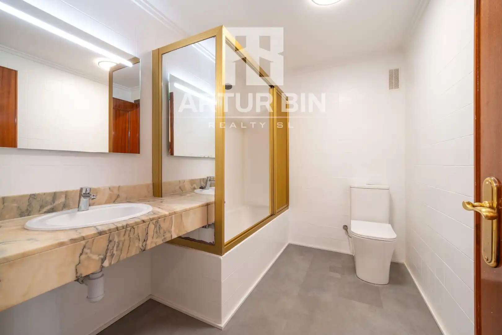 Bany de Apartament de lloguer en Valencia amb Aire condicionat