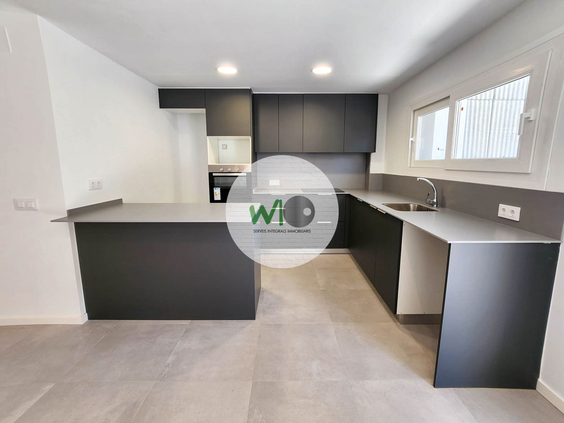 Flat to rent in Carrer Narcís Blanch, Eixample Sud – Migdia
