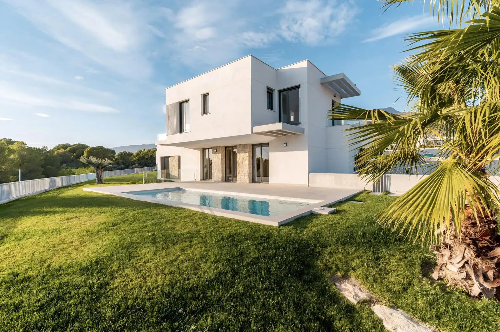 Chalet con piscina en venta en Golf Bahía, imagen 5
