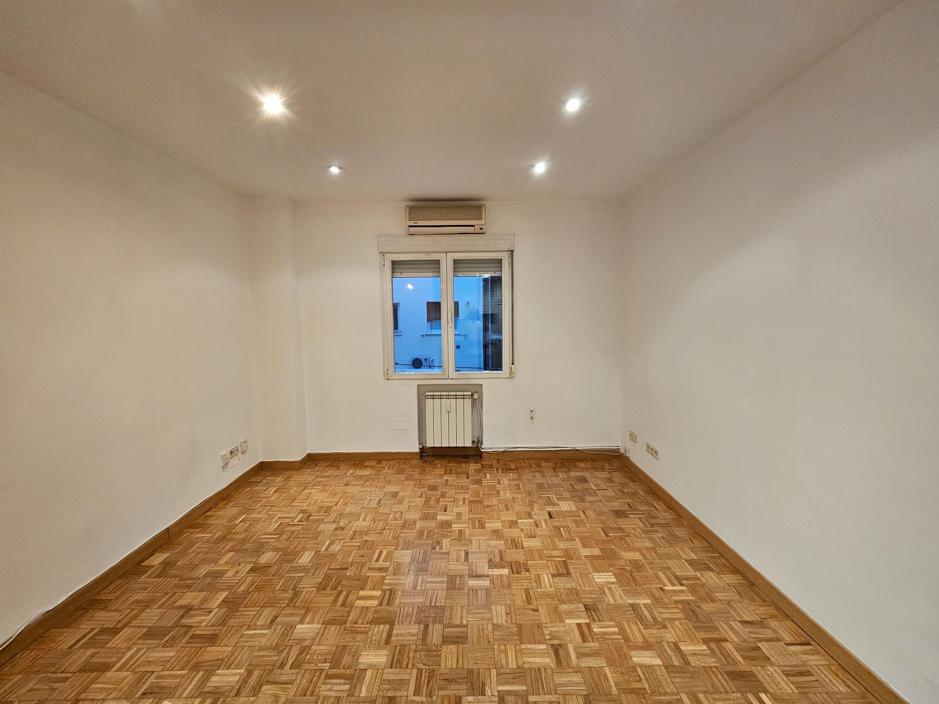 Bedroom of Apartment to rent in  Madrid Capital  with Air Conditioner and Heating