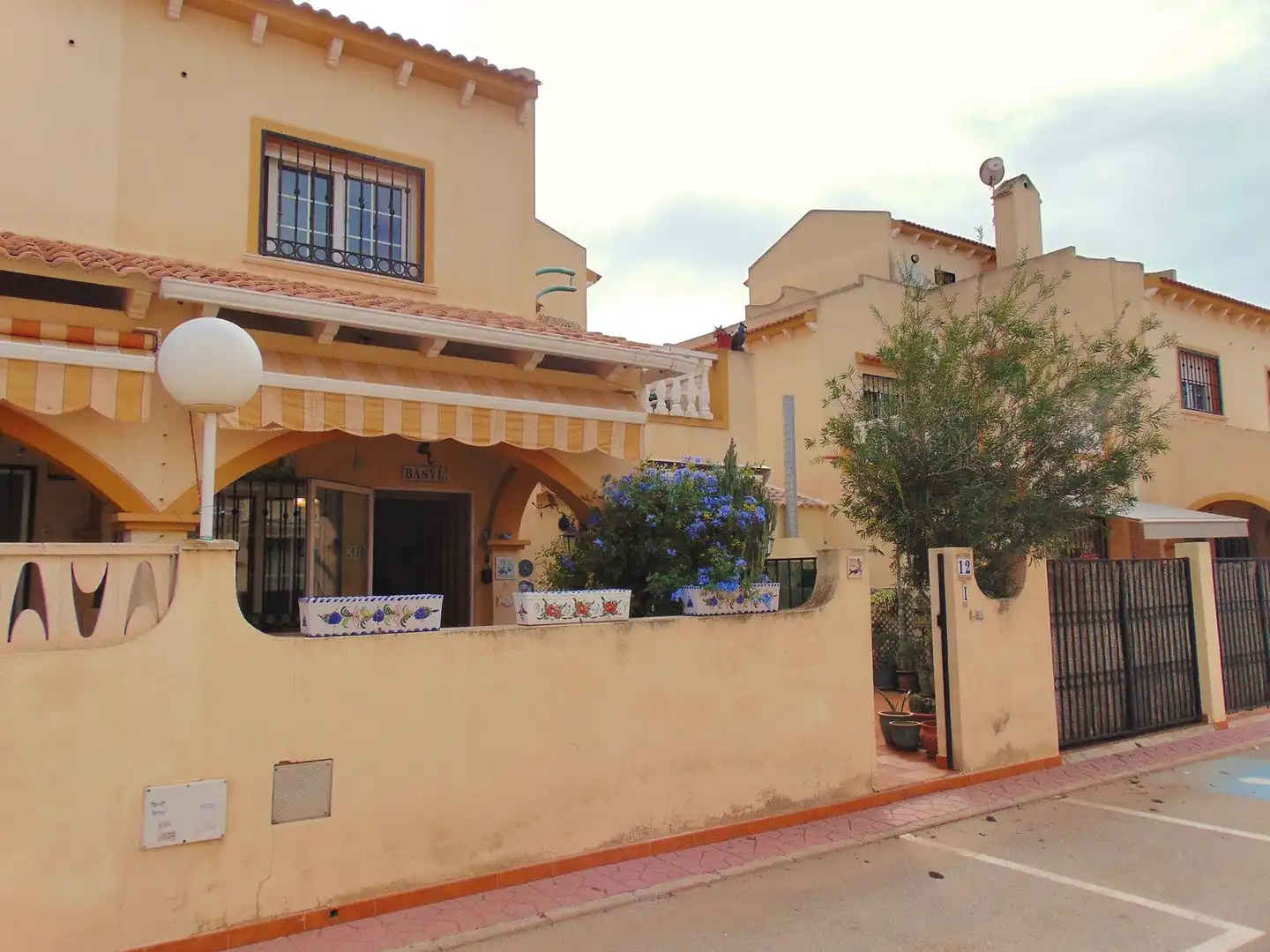 Vista exterior de Casa adosada en venta en El Mojón