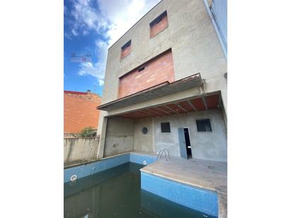 Swimming pool of Single-family semi-detached for sale in Albinyana