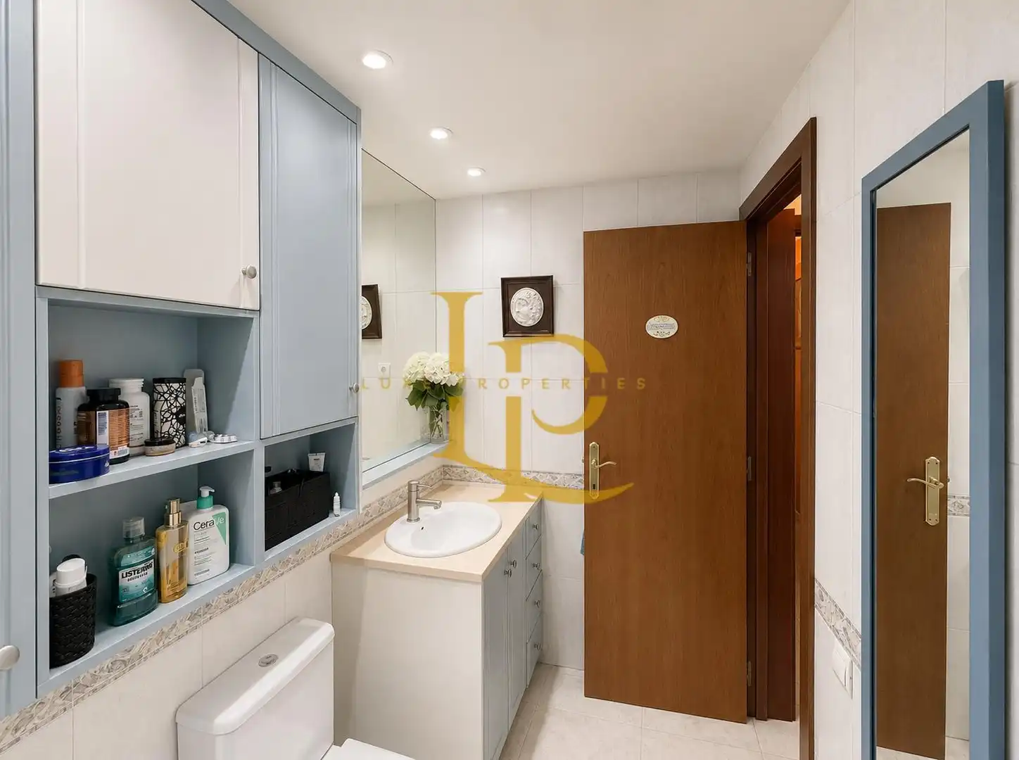 Bathroom of Attic for sale in Rubí  with Air Conditioner, Heating and Terrace