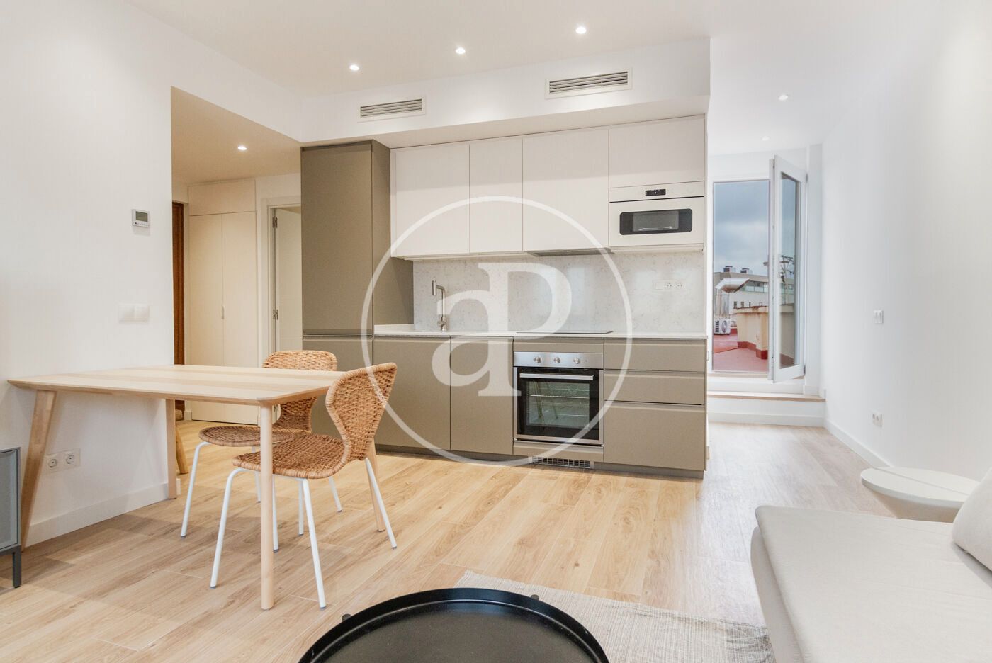 Kitchen of Flat for rent in  Madrid Capital  with Air Conditioner, Heating and Terrace