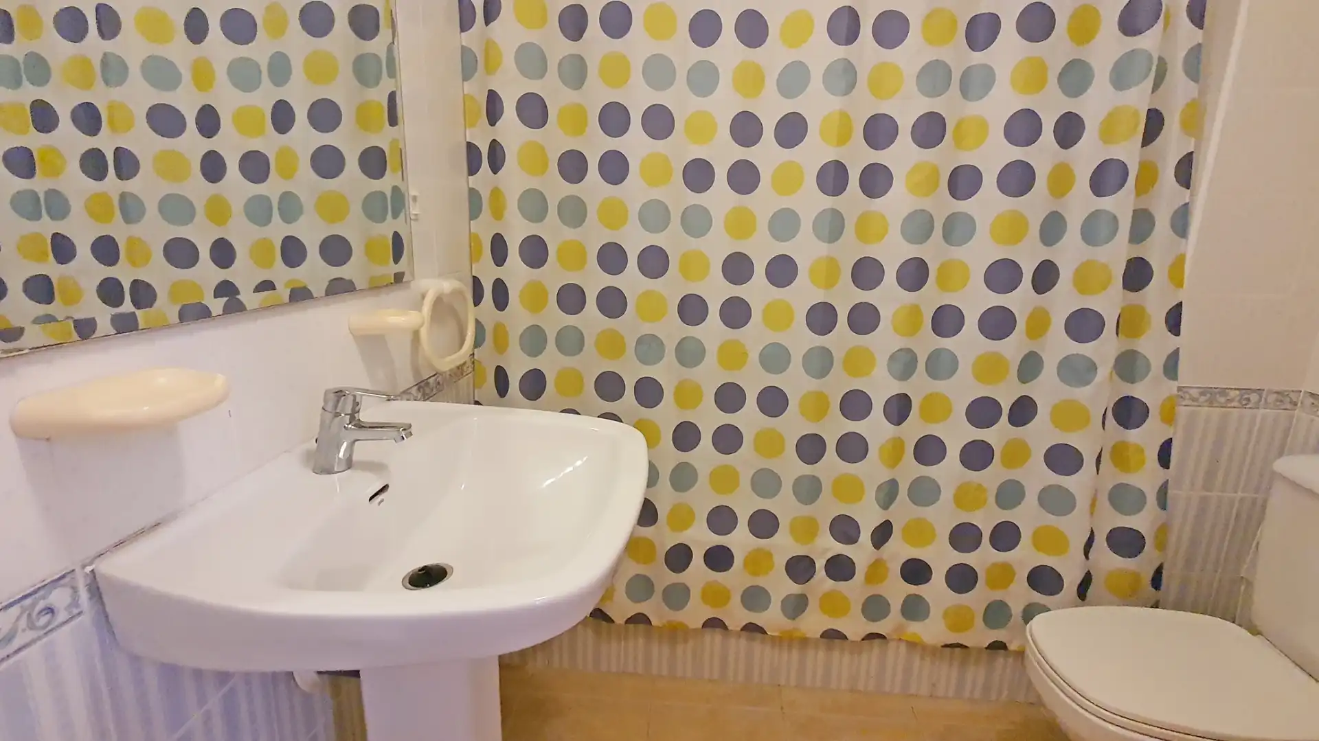 Baño de Apartamento de alquiler en Xeraco con Terraza, Amueblado y Horno