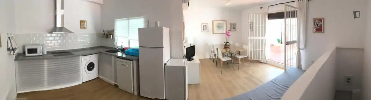 Room in Triana Este