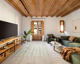 Living room of Apartment to share in  Barcelona Capital  with Air Conditioner and Terrace