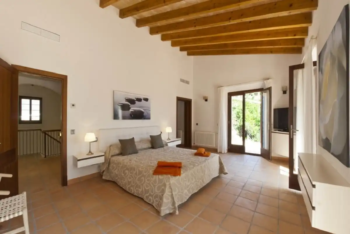 Country homes for sale in Deià
