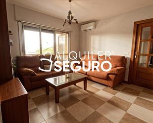 Living room of Flat to rent in  Madrid Capital  with Air Conditioner, Heating and Terrace