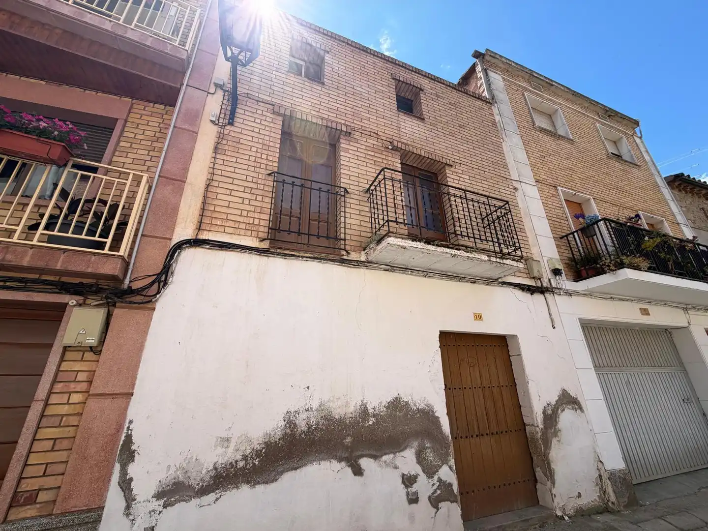 Außenansicht von Haus oder Chalet zum Verkauf in Montoliu de Lleida mit Heizung, Privatgarten und Abstellraum