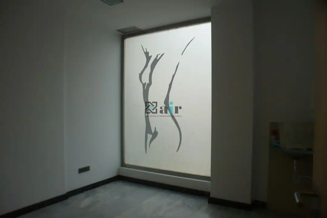 Business premises to rent in Calle Lardero, imagen 9