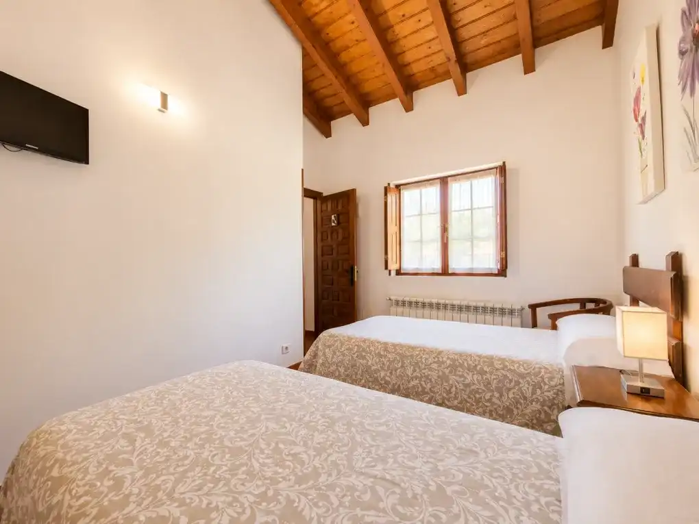Dormitori de Casa o xalet en venda en Llanes amb Calefacció, Jardí privat i Terrassa