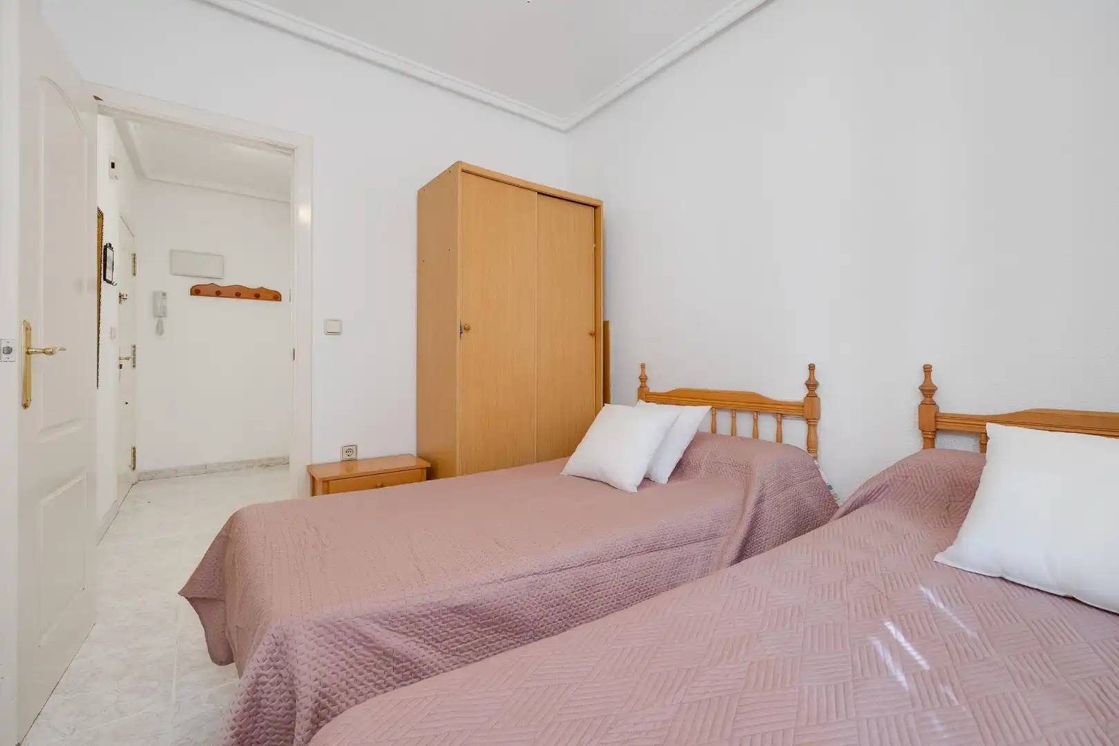Habitación de Apartamento en venta en Torrevieja con Terraza y Amueblado