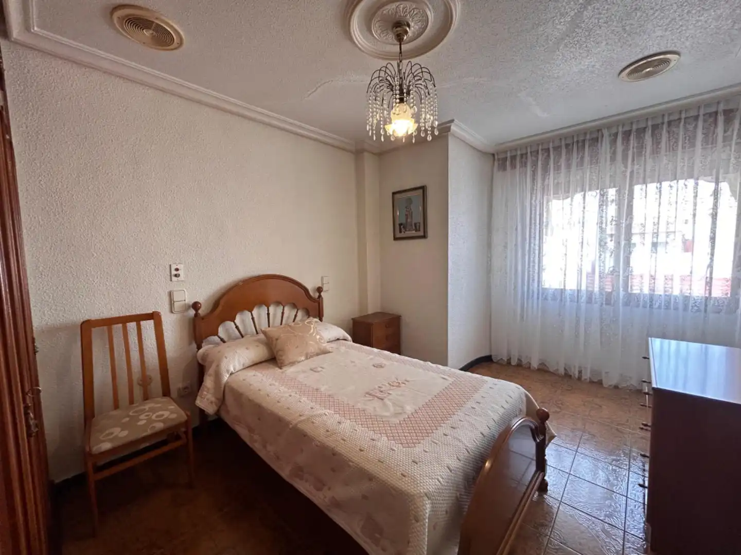 Habitación de Casa o chalet en venta en Guardamar del Segura con Aire acondicionado, Jardín privado y Amueblado