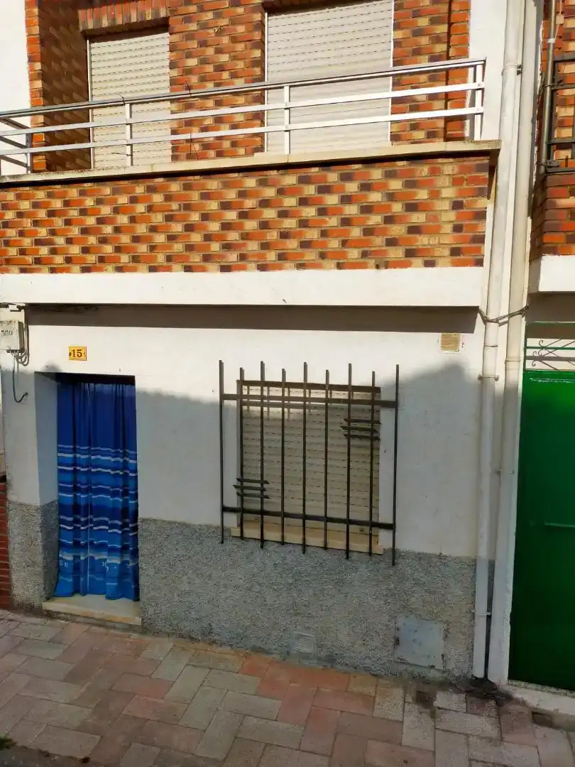 Vista exterior de Casa adosada en venda en Santibáñez el Bajo amb Moblat i Rentadora